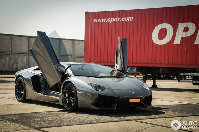 Spot van de dag: luidruchtige Lamborghini Aventador