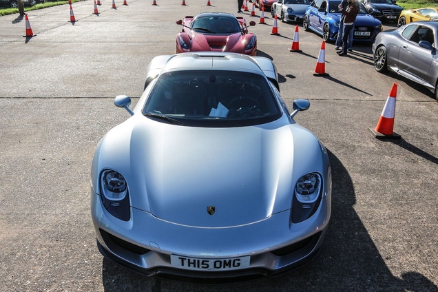 Event: Vmax 200 heeft de allersnelste auto's