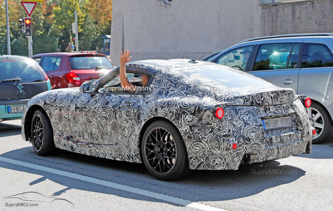 Dit zijn de eerste spyshots van de nieuwe Toyota Supra