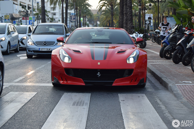 Keuzes, Ferrari F12tdf of toch de Lamborghini Aventador SV?
