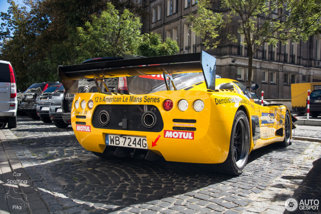 Ultima GTR 720 blijft verbazen op straat