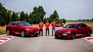 Filmpje: Vettel en Raikkonen hebben fun in de Alfa Romeo Giulia Qv