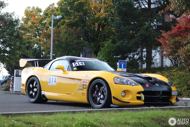 Knalgele Dodge Viper ACR verovert de Nürburgring