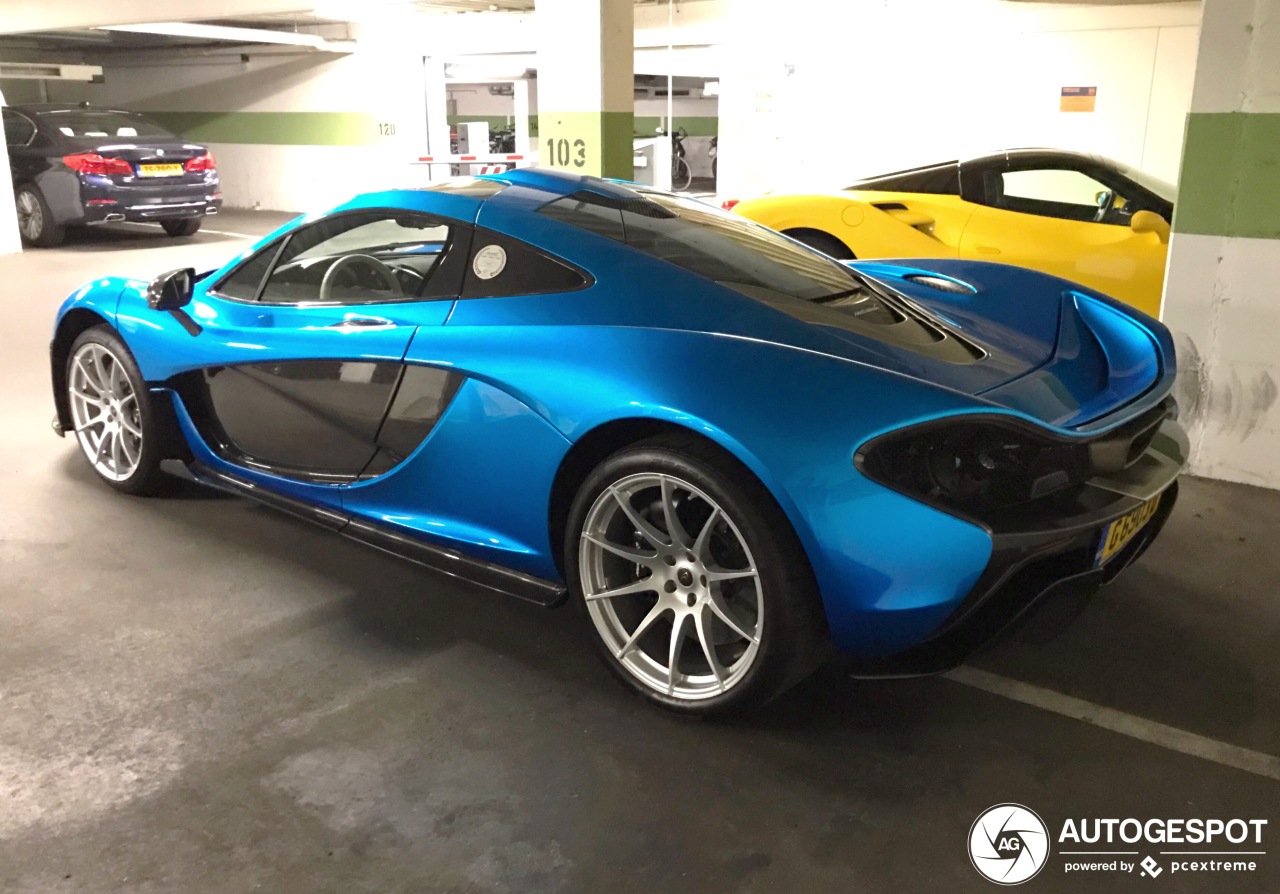 Blauwe McLaren P1 verrast in Baden-Baden