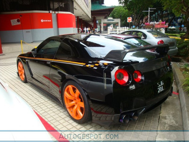 Nissan GT-R gespot in Porsche GT3 RS kleurstelling