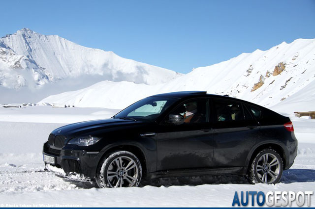 Spot van de dag: BMW X6M in de sneeuw