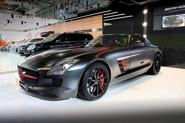 Mercedes-Benz SLS AMG in designo magno Night Black