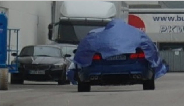 BMW M5 F10 laat achterbumper zien