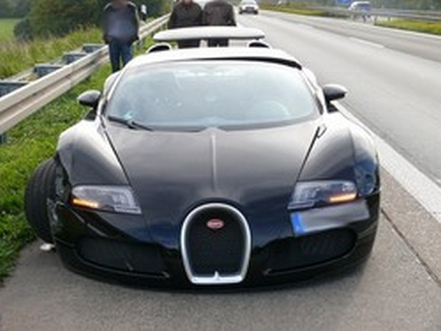 Bugatti Veyron 16.4 Grand Sport gecrasht in Duitsland