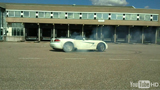 Filmpje: bandjes roken met een Dodge Viper SRT-10 Roadster White Mamba Edition