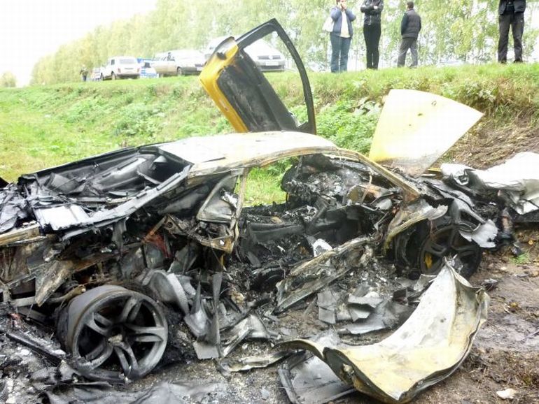 Crash: Lamborghini Murciélago LP640 gaat in rook op