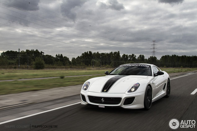 Spot van de dag: parelmoerwitte Ferrari 599 GTO
