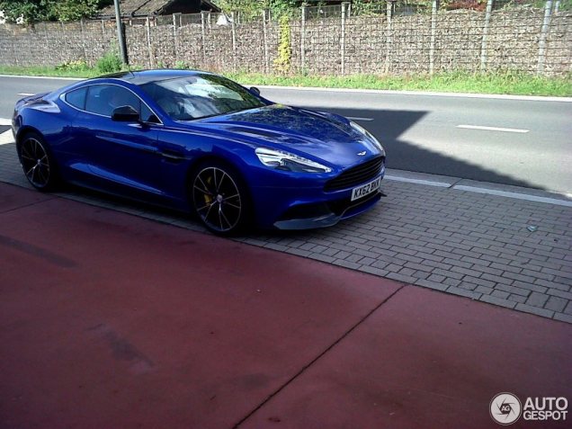 Topspot: Espetacular color para el nuevo Aston Martin Vanquish