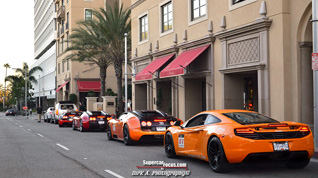 Dragon Path Rally paradeert door Beverly Hills