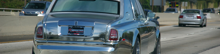 Rolls Royce Phantom cromado, 5,7 metros de espejo.