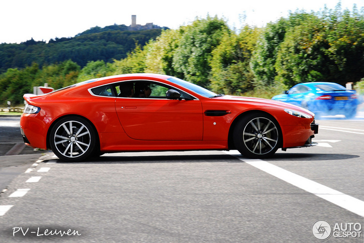La première Aston Martin V8 Vantage S Carbon a été spottée