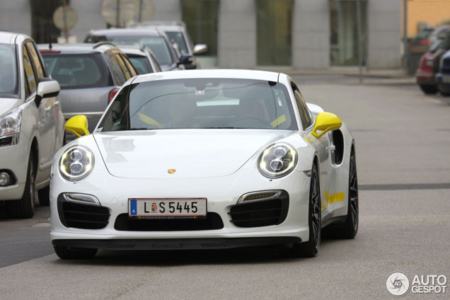 Subtiel gele details maakt deze Porsche uniek