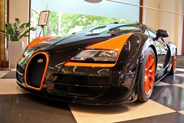Bugatti Veyron 16.4 expositie in Londen