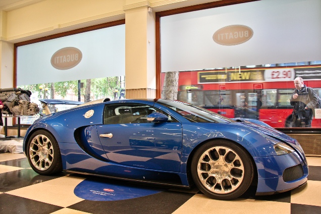 Bugatti Veyron 16.4 expositie in Londen