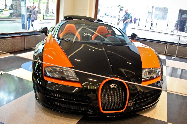 Bugatti Veyron 16.4 expositie in Londen