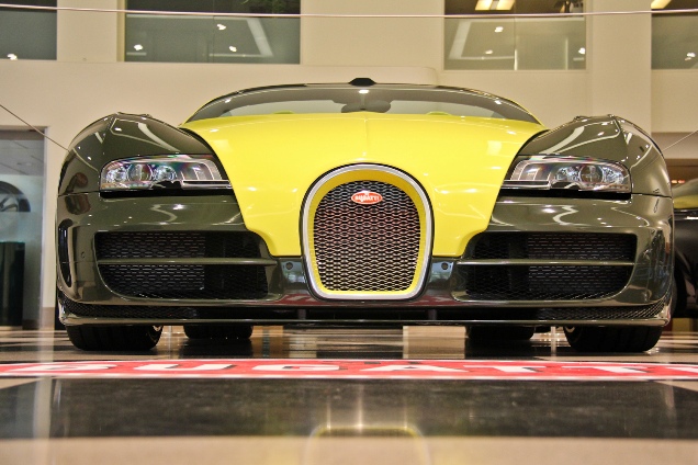 Bugatti Veyron 16.4 expositie in Londen