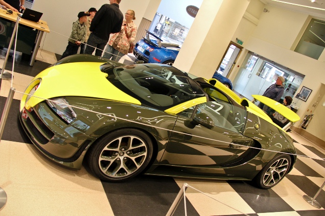 Bugatti Veyron 16.4 expositie in Londen