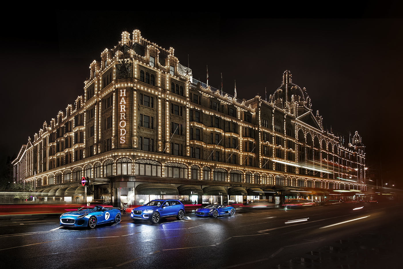 Jaguar straalt bij Harrods in Londen met drie conceptcars