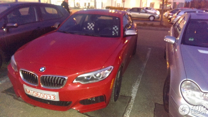 BMW M235i duikt al op in Leipzig