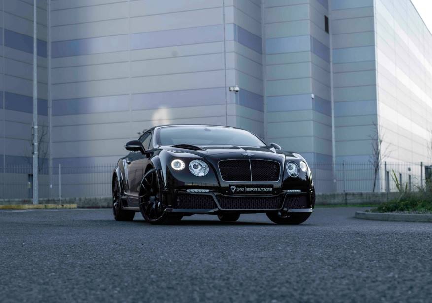 Onyx zweept Bentley Continental GT V8 op