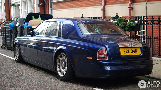 Rolls-Royce Phantom bij het vuilnis gezet in Londen