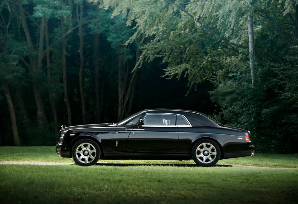 Rolls-Royce Abu Dhabi ontvangt unieke Phantom Coupé