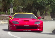 Filmpje: is dit de lekkerst klinkende Ferrari 550 GT?