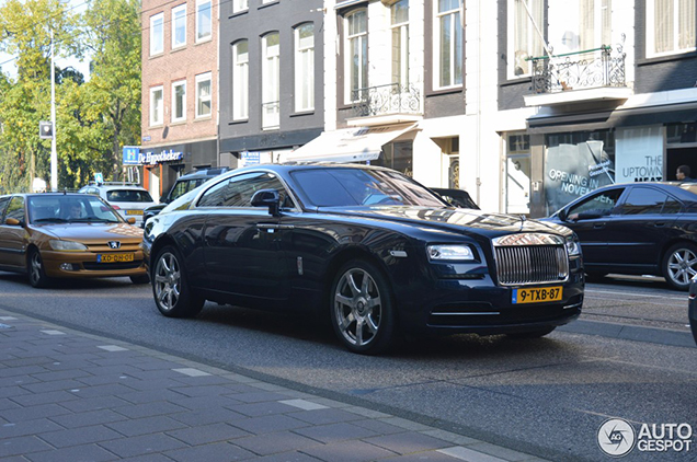 Gerard Spong toont succes als advocaat met zijn Rolls-Royce Wraith