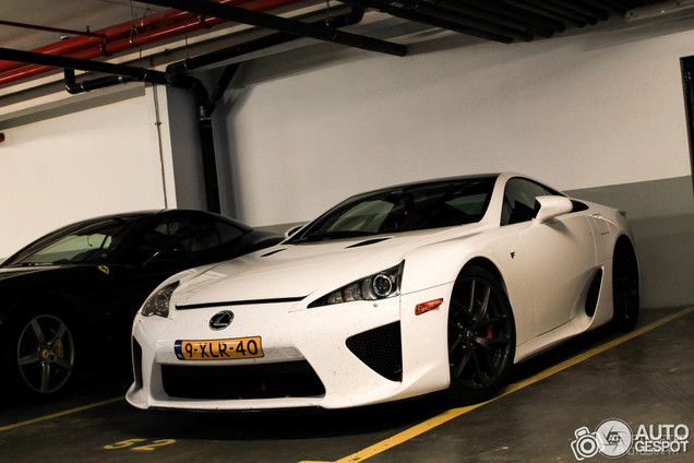 Nederlandse Lexus LFA Tokyo Edition gespot in Portugal