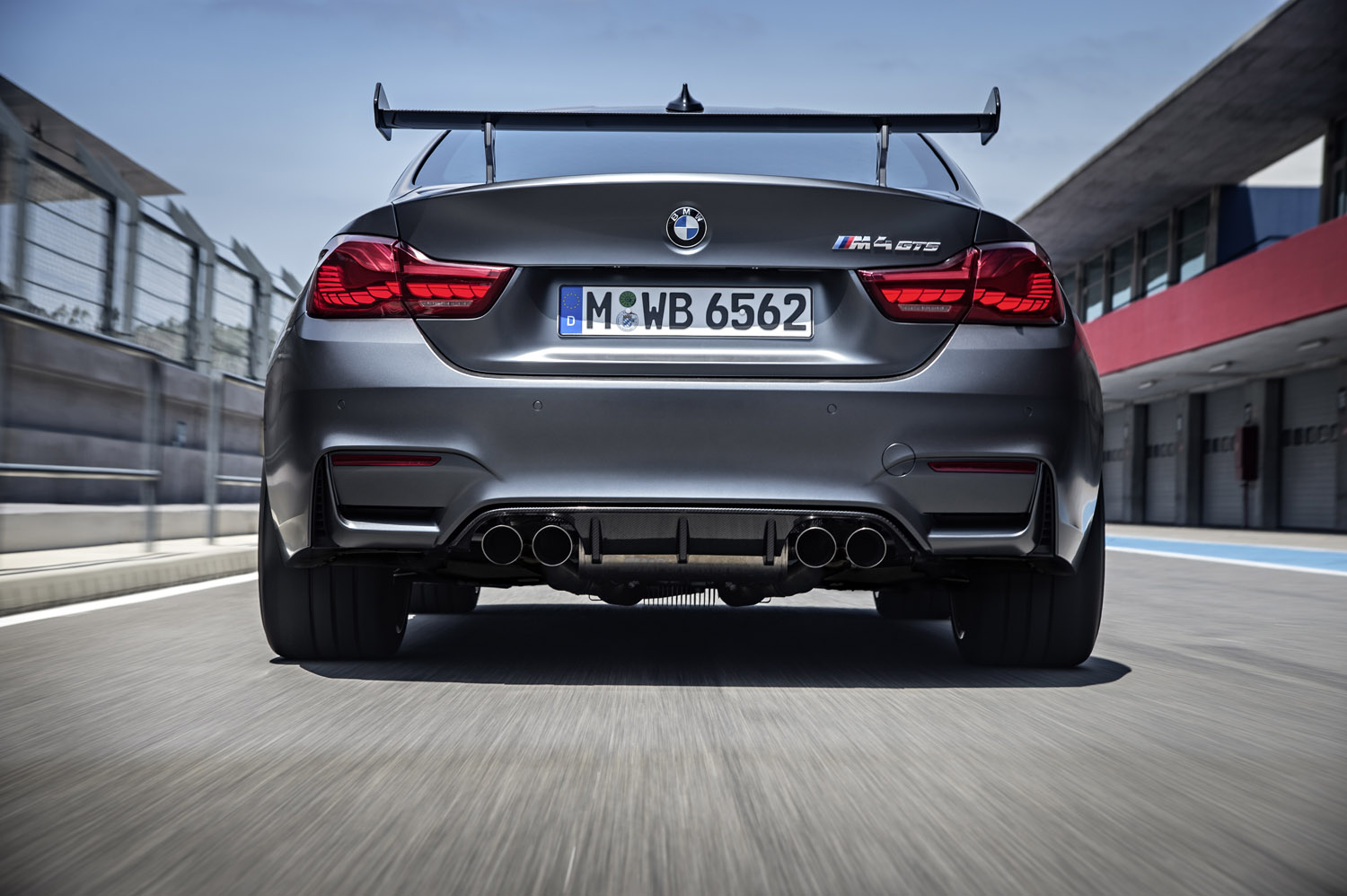 Rammen op het circuit met de BMW M4 GTS