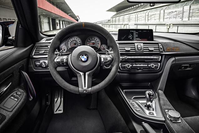 Rammen op het circuit met de BMW M4 GTS