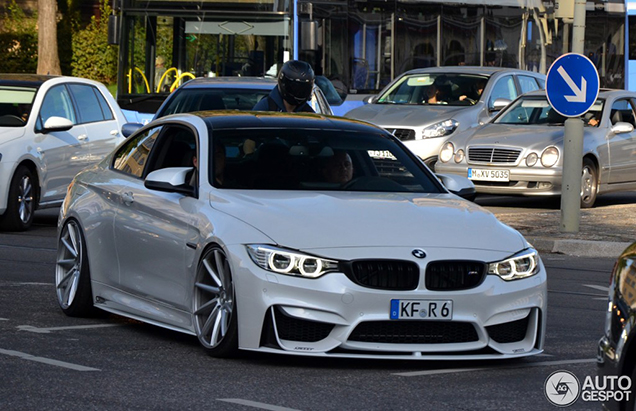 BMW M4 Coupé is slammed 