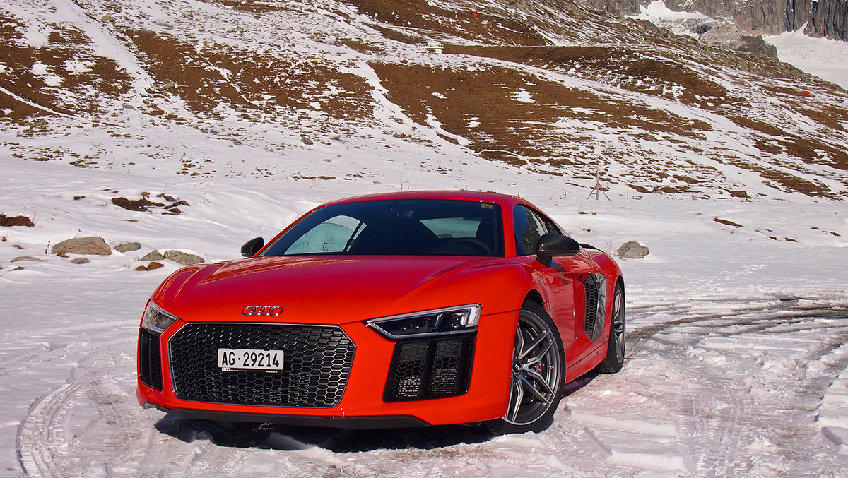 Fotoshoot: nieuwe Audi R8 V10 Plus in de Zwitserse Alpen