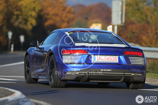 Fluisterstil over de Nürburgring: Audi R8 E-tron