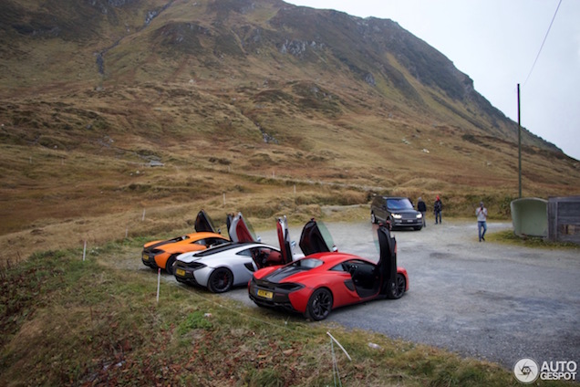 Met een paar McLarens op stap in Zwitserland!