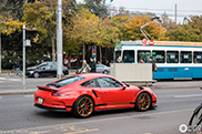 Porsche 991 GT3 RS driving around without a spoiler