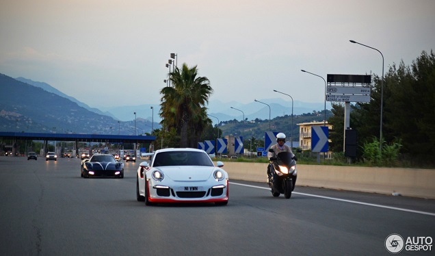 Prachtig samengestelde GT3 RS trekt een sprintje