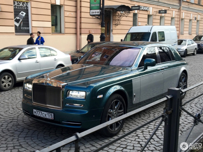 Rolls-Royce Phantom in een sierlijke two-tone samenstelling gespot