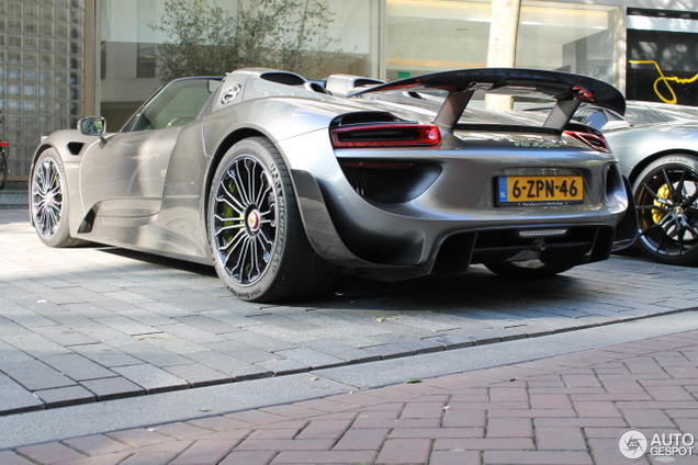 Spot van de dag: bekende Porsche 918 Spyder