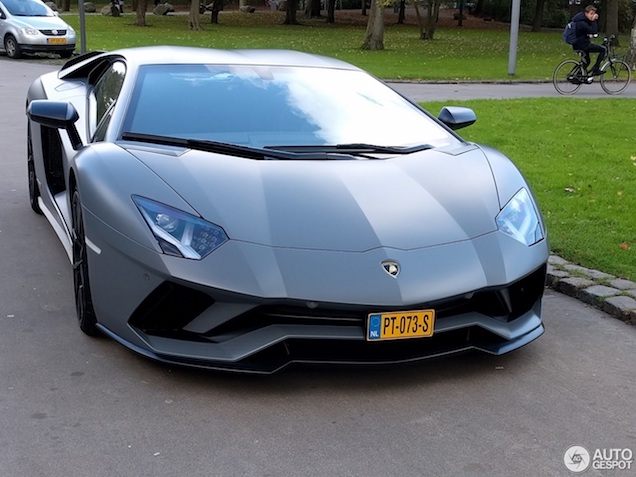 Spot van de dag: Strak Aventador combo!