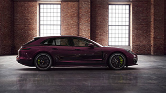 Recht uit de pornoindustrie: paarse Panamera Sport Turismo