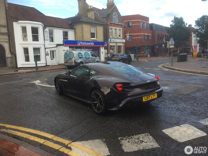 Aston Martin Vanquish Zagato blijft prachtige verschijning op straat