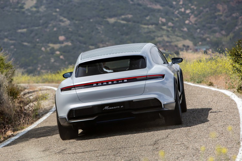 保时捷概念车型 Mission E Cross Turismo 正式获得生产通行证
