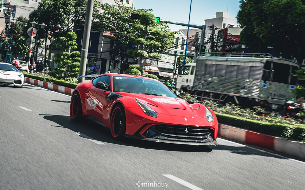 Duke Dynamics gooit zijn sausje over de F12berlinetta