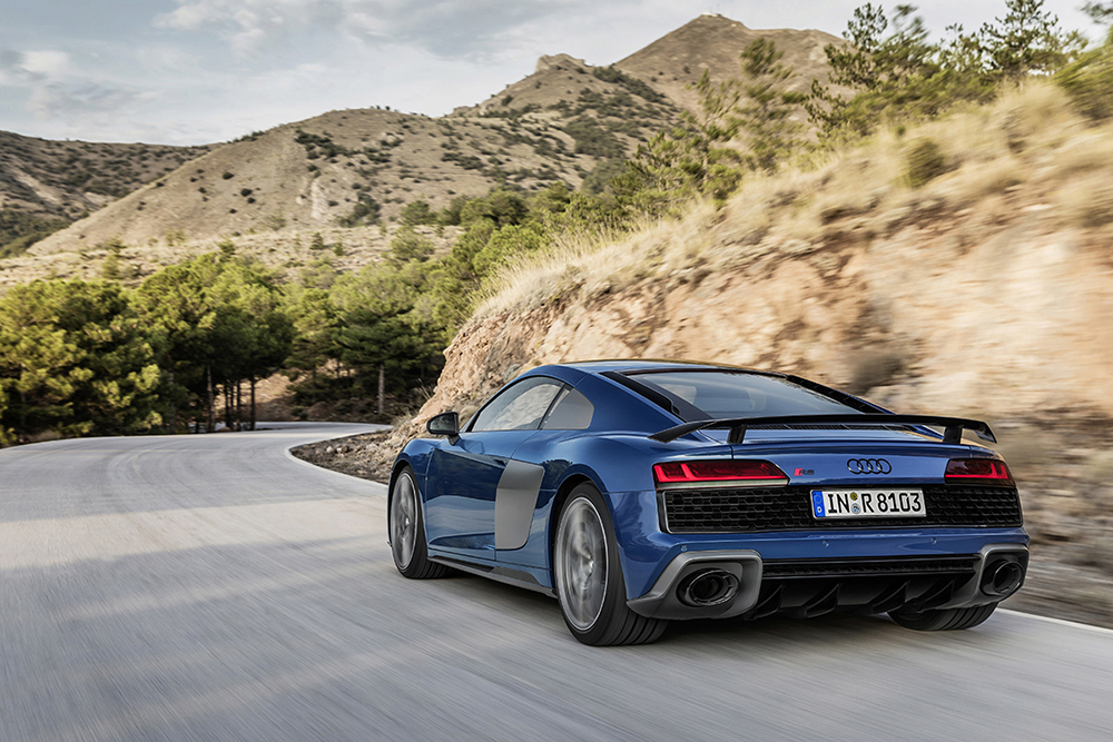 The new Audi R8 Coupé en Spyder - faster and hotter!